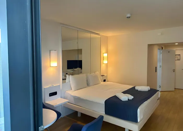 Seaview Suite With Panoramic View