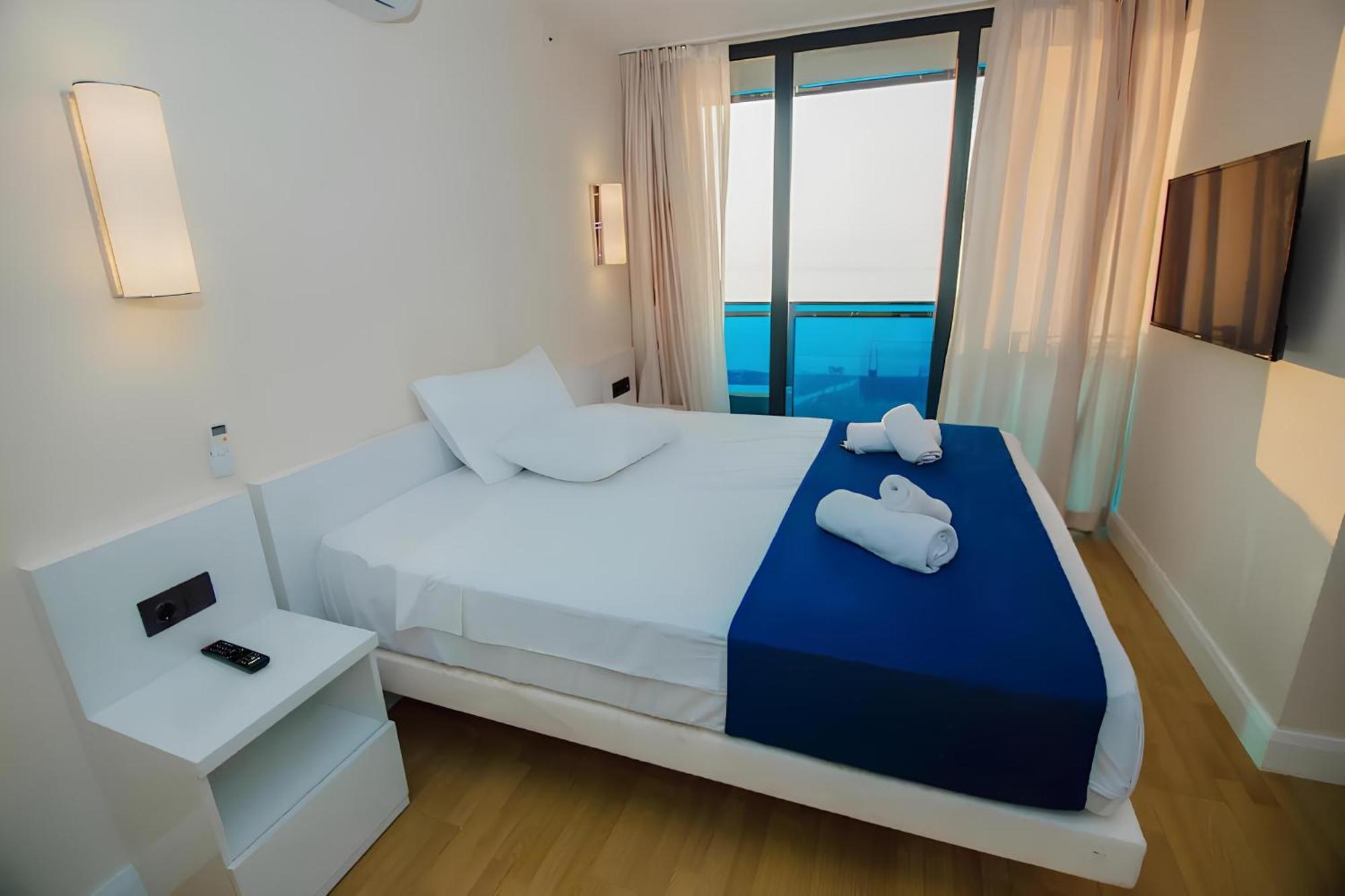 Seaview With Panoramic View באטומי