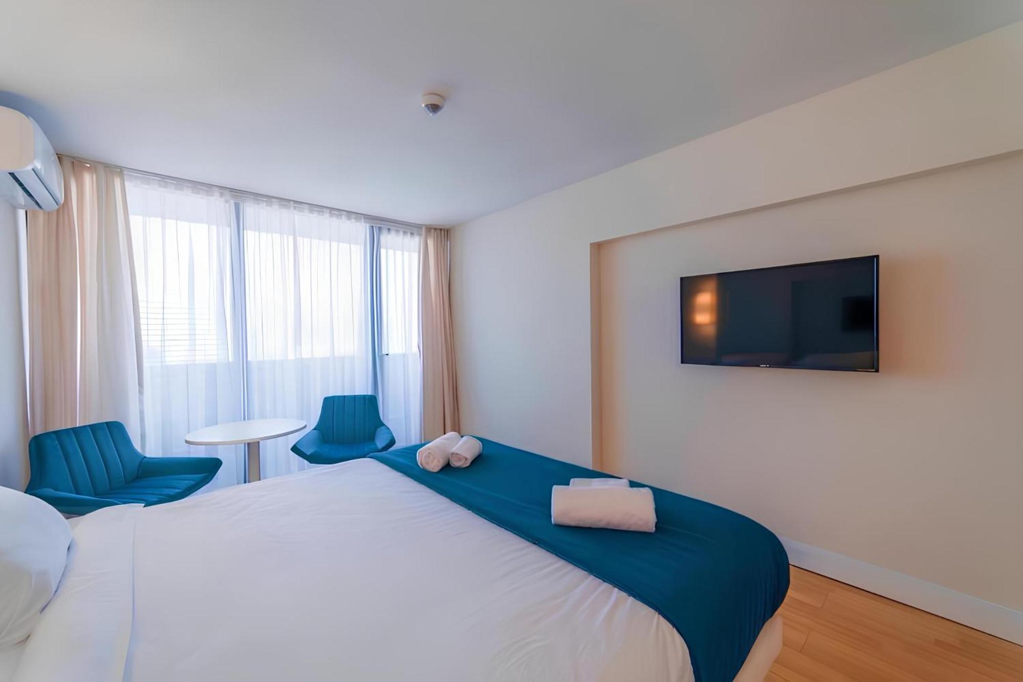 Seaview With Panoramic View באטומי